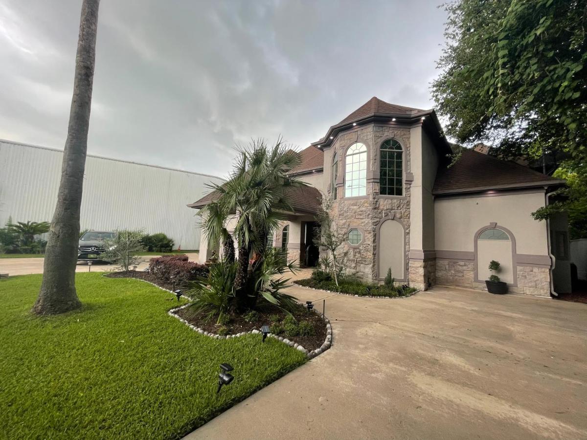 Вилла Luxuria Mini-Mansion Near Houston Downtown Экстерьер фото