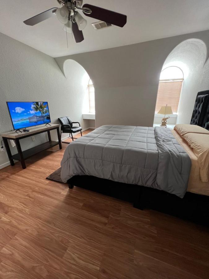 Вилла Luxuria Mini-Mansion Near Houston Downtown Экстерьер фото
