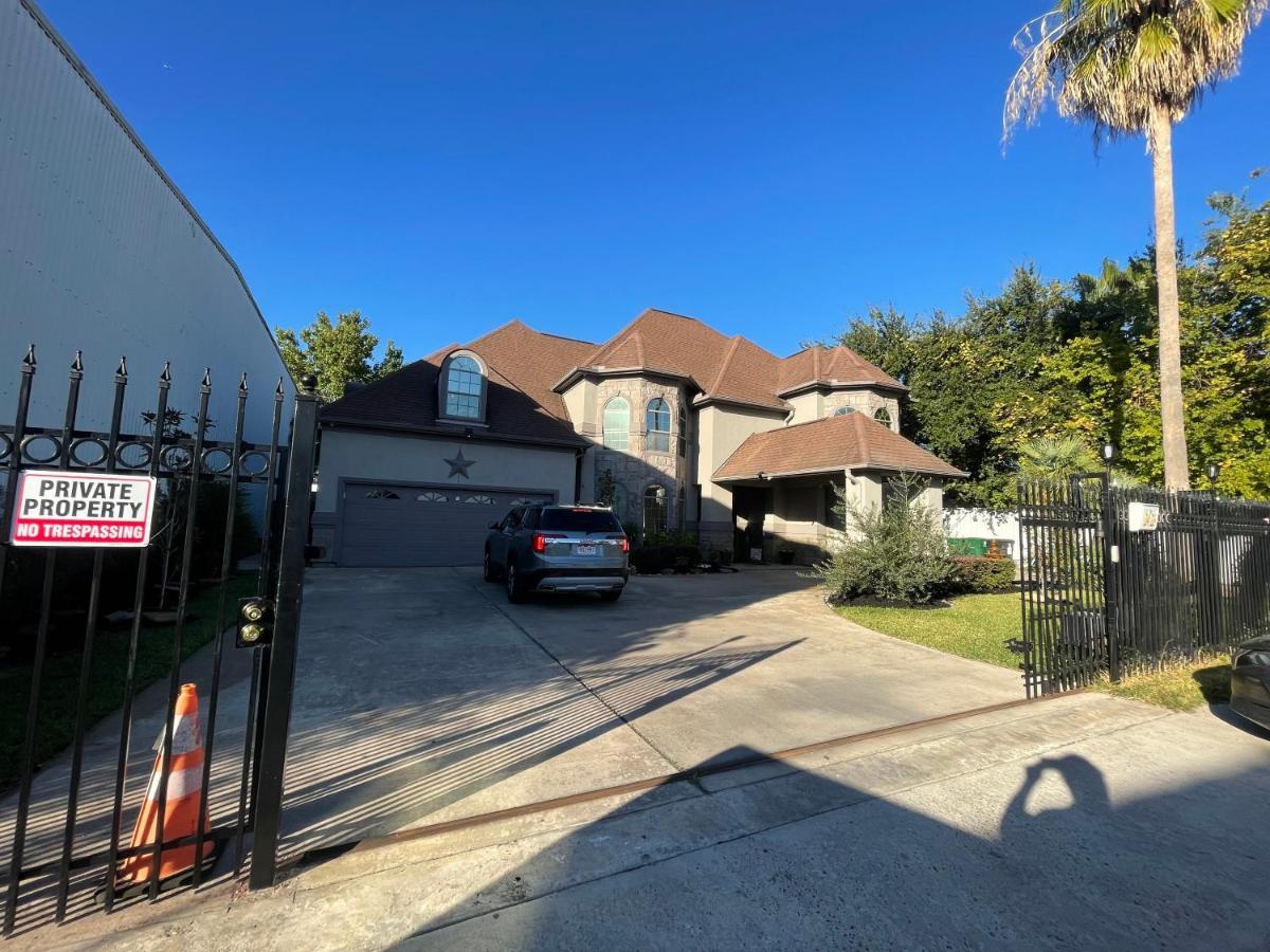 Вилла Luxuria Mini-Mansion Near Houston Downtown Экстерьер фото